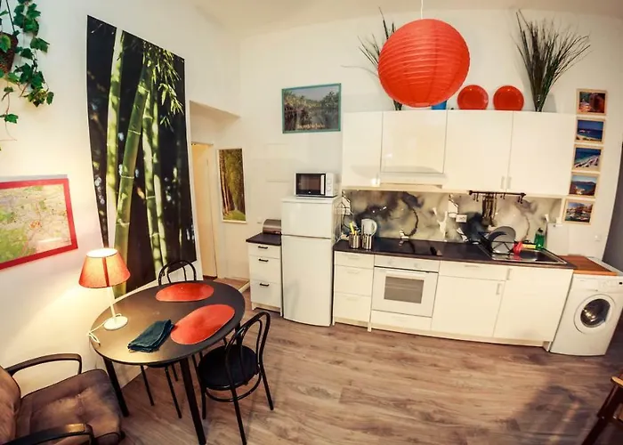 Roxanne 2 Apartment *